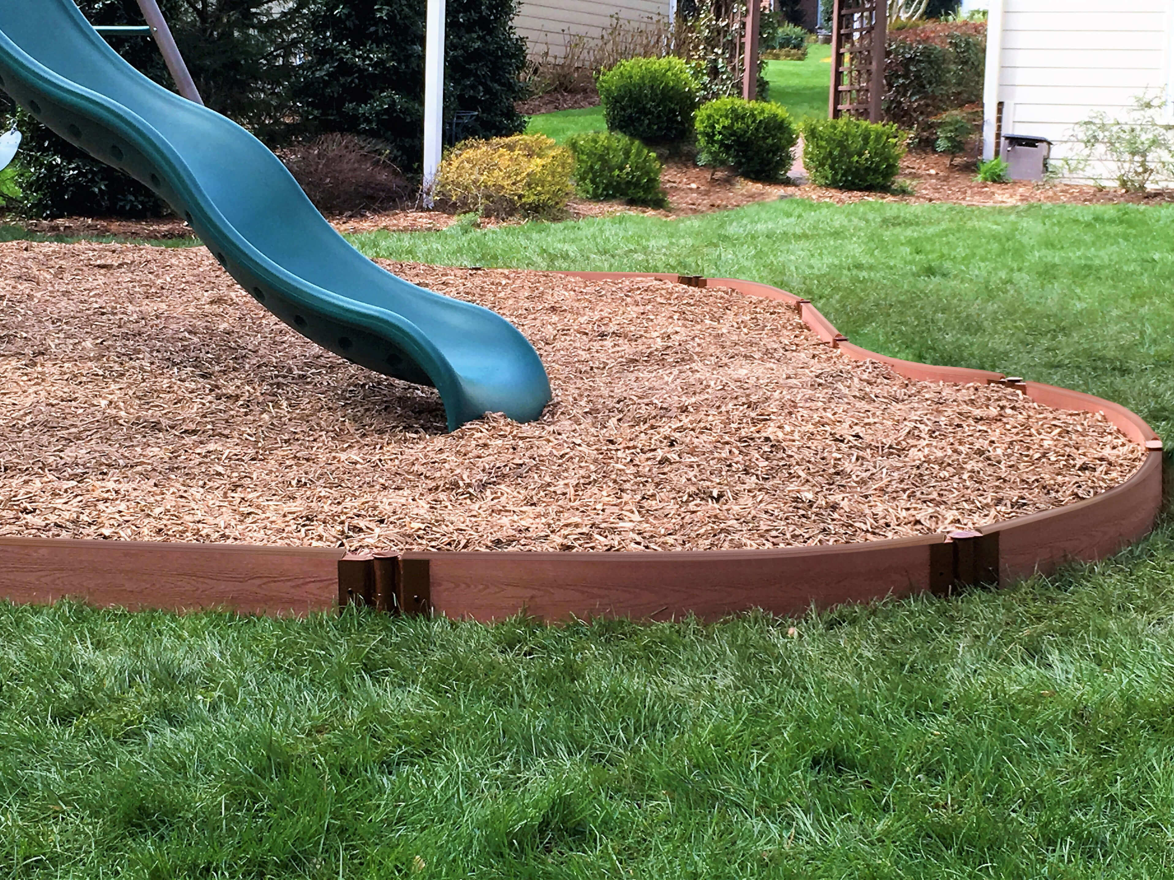 Tool-Free Classic Curved Playground Border