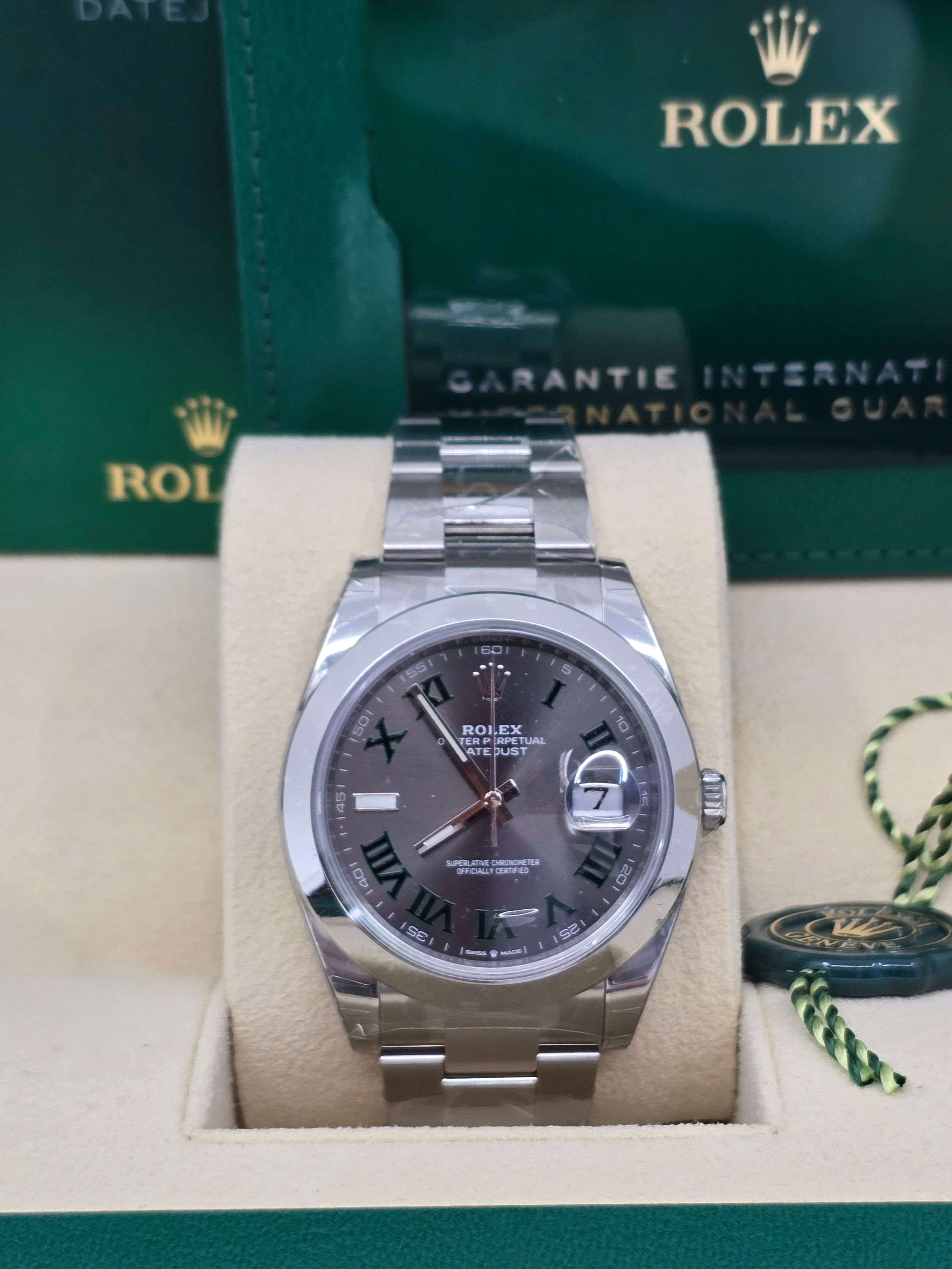 Rolex Datejust 41mm Smooth Bezel "Wimbledon" Dial Oyster - 126300 - New 2025