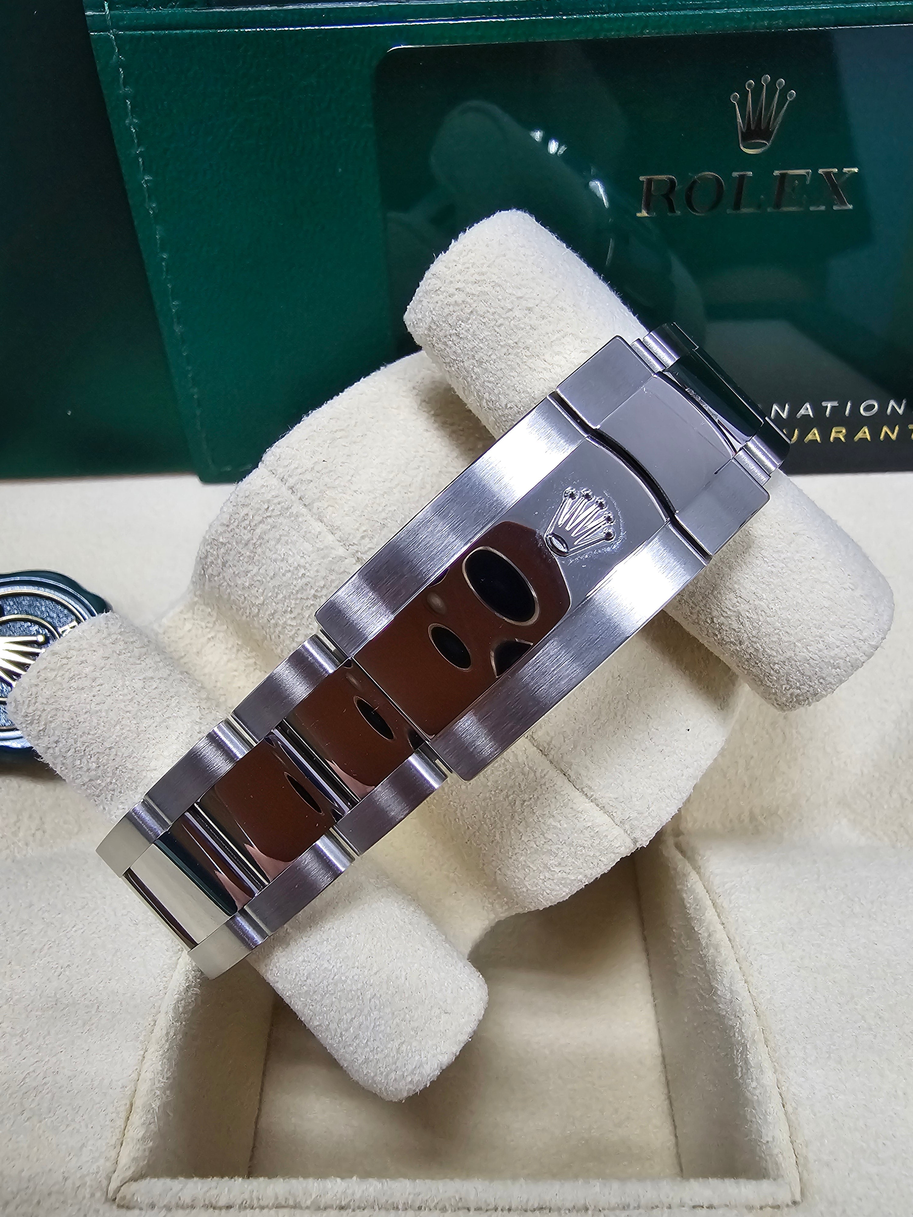 Rolex Datejust 41mm Fluted Bezel Mint Green Index Dial Oyster - 126334 - New 2025