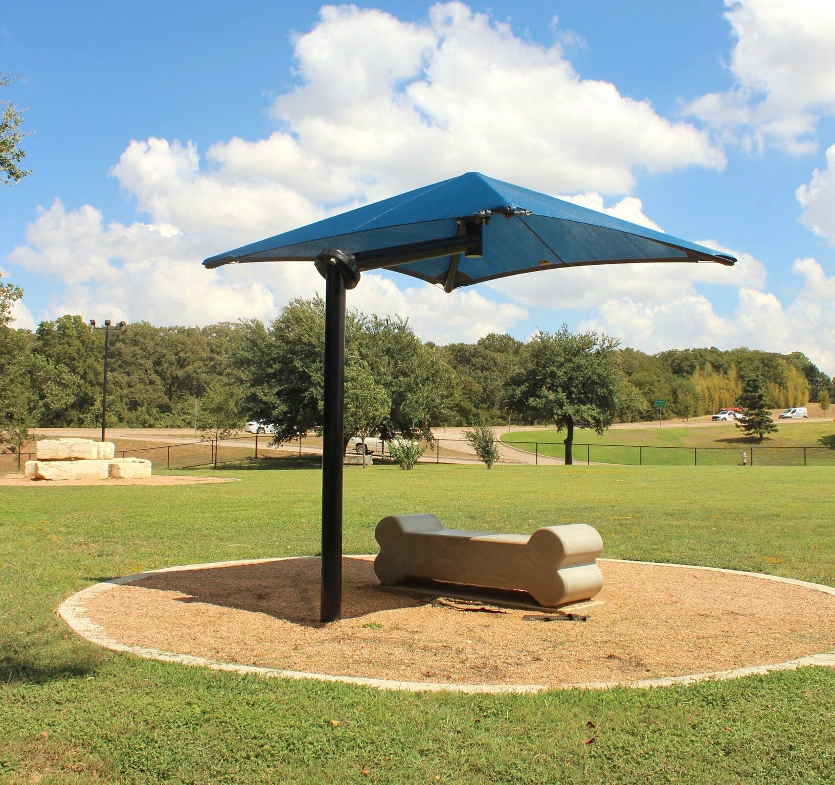 Single Post Pyramid Cantilever Shade Structure