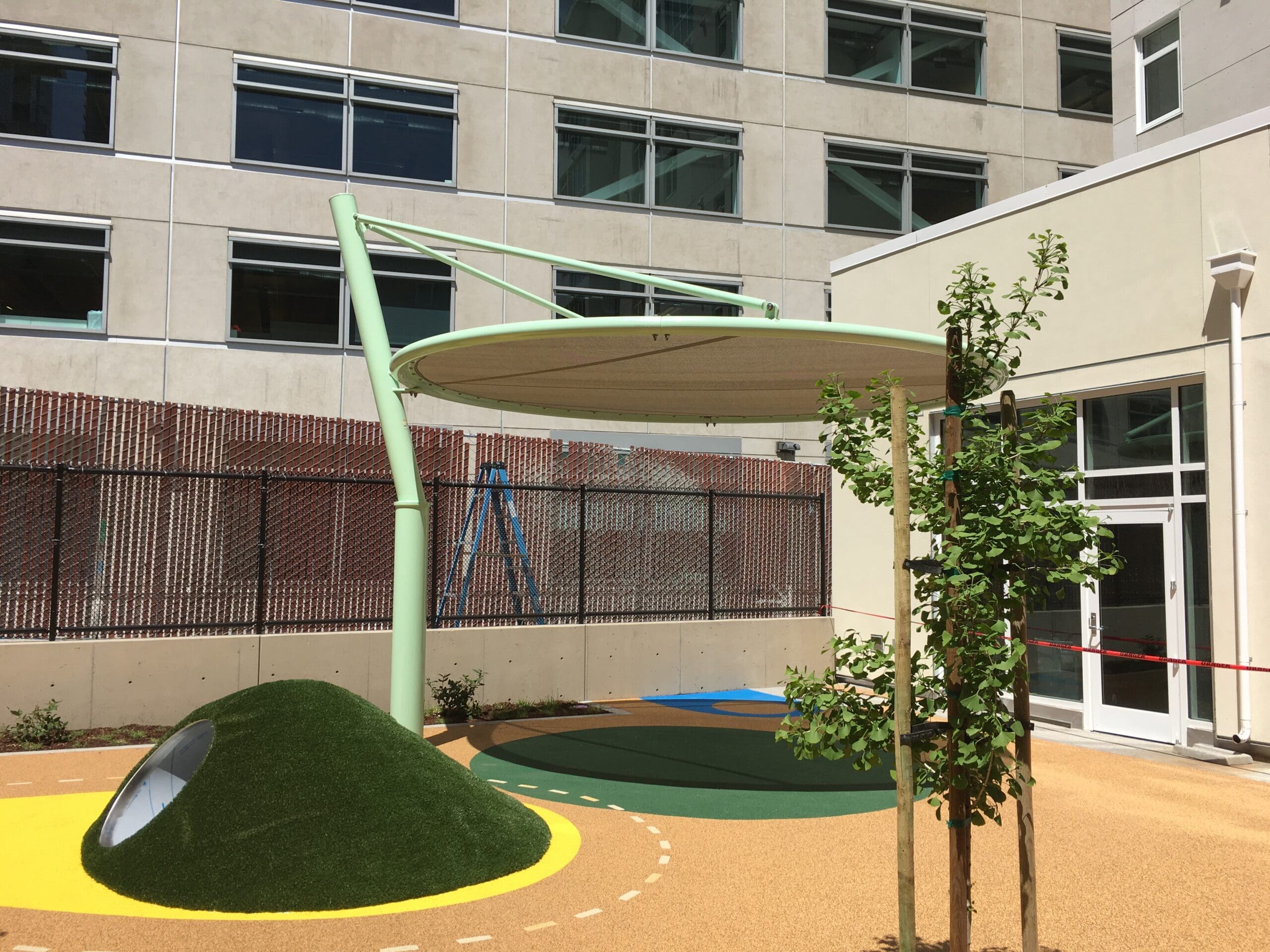 Cantilever Disc Shade Structure