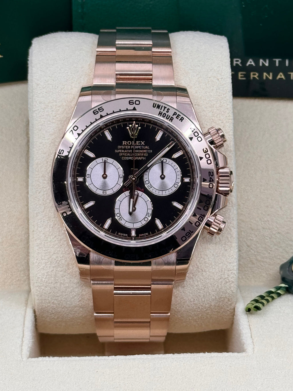 Rolex Cosmograph Daytona 40mm Everose Gold Black Dial - 126505 - New 2025