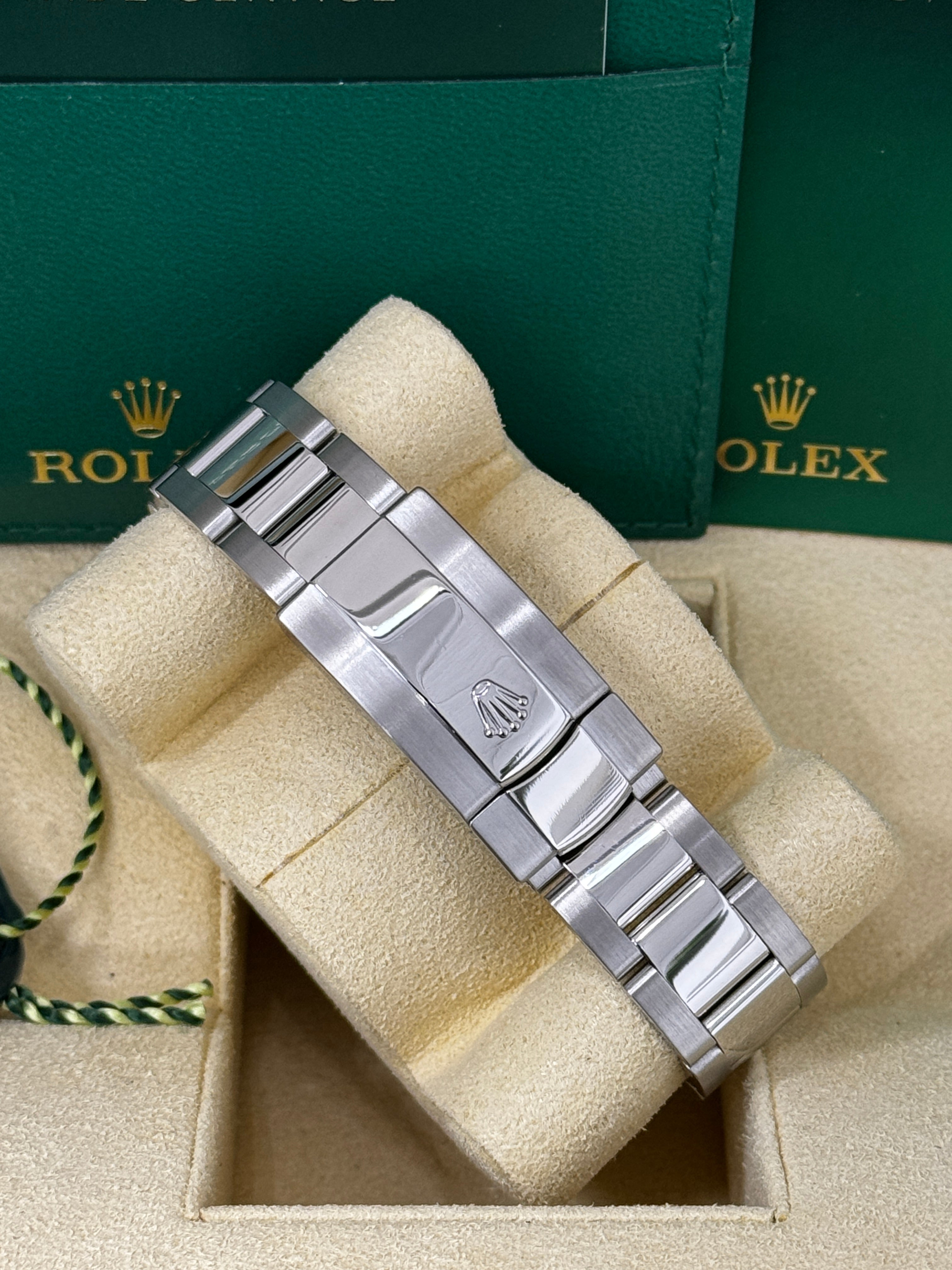 Rolex Datejust 36mm Fluted Bezel Black Index Dial Oyster - 126234 - New 2025