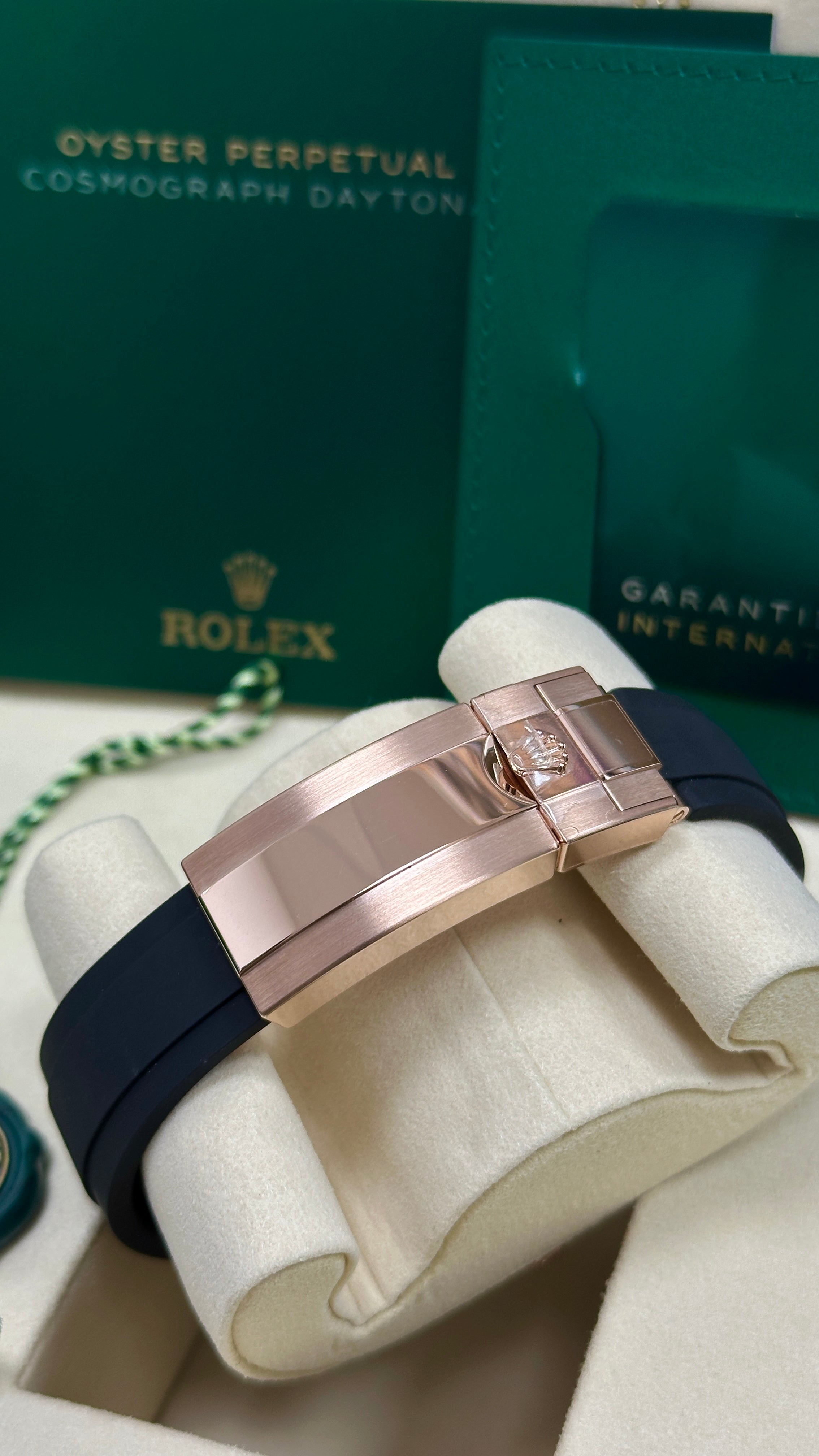 Rolex Cosmograph Daytona 40mm Everose Gold Ceramic Bezel Chocolate Index Dial Oysterflex - 126515LN - New 2025