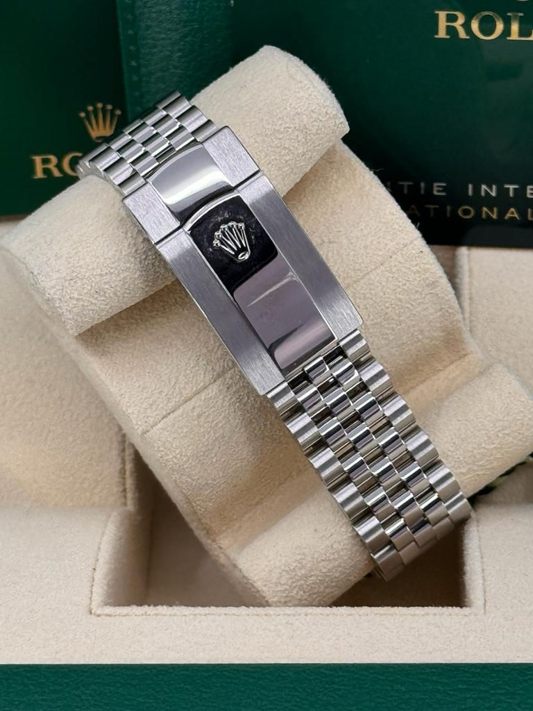 Rolex Datejust 41mm Fluted Bezel Blue Index Dial Jubilee - 126334 - New 2025