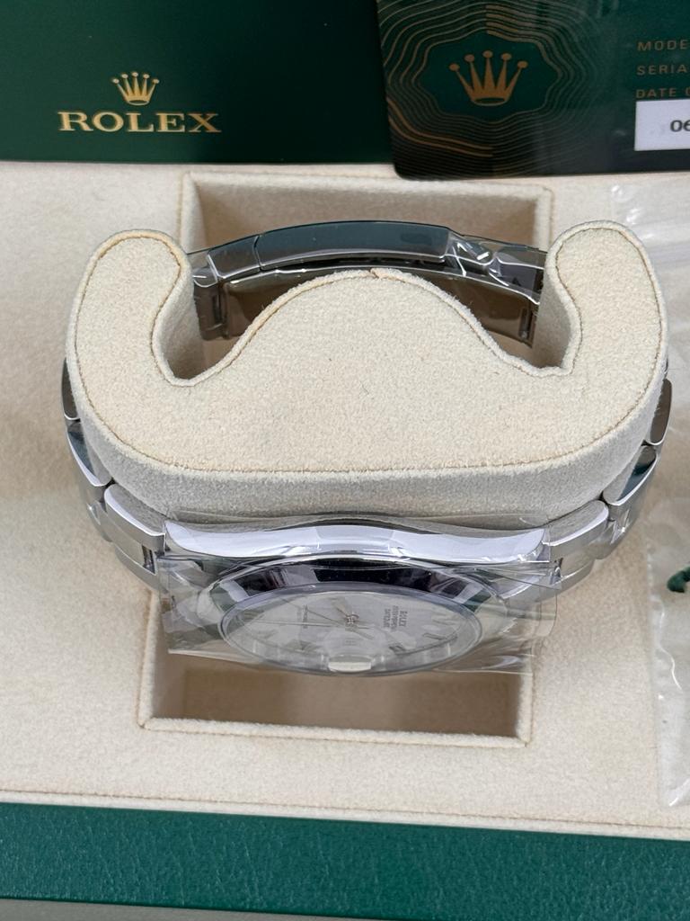 Rolex Datejust 41mm Smooth Bezel White Roman Oyster - 126300 - New 2025