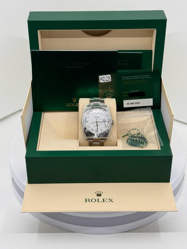 Rolex Datejust 41mm Smooth Bezel White Roman Oyster - 126300 - New 2025