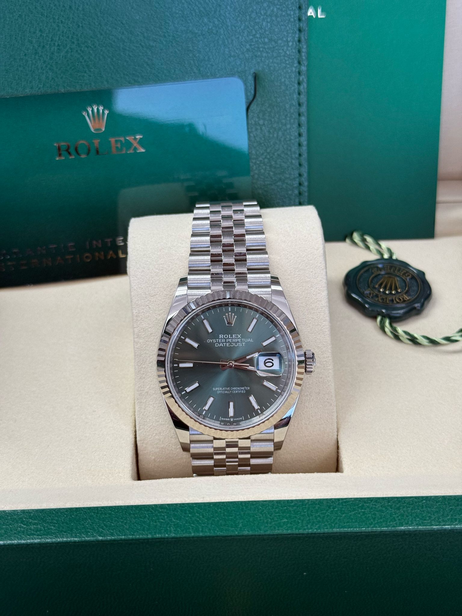 Rolex Datejust 36mm Fluted Bezel Green Index Dial Jubilee - 126234 - New 2025