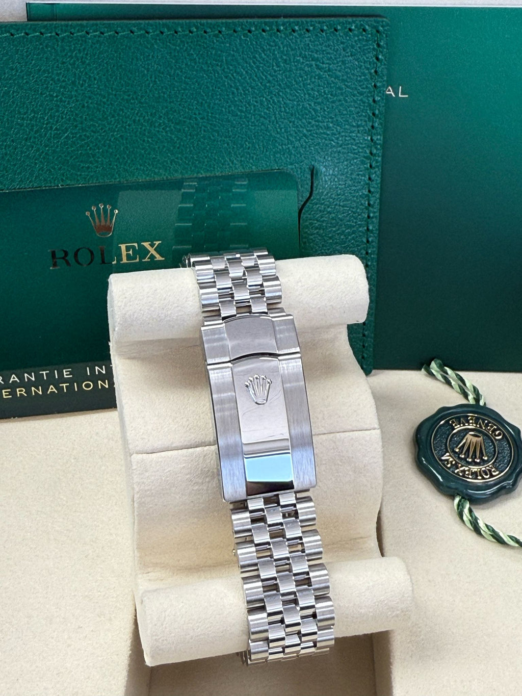 Rolex Datejust 36mm Fluted Bezel Green Index Dial Jubilee - 126234 - New 2025