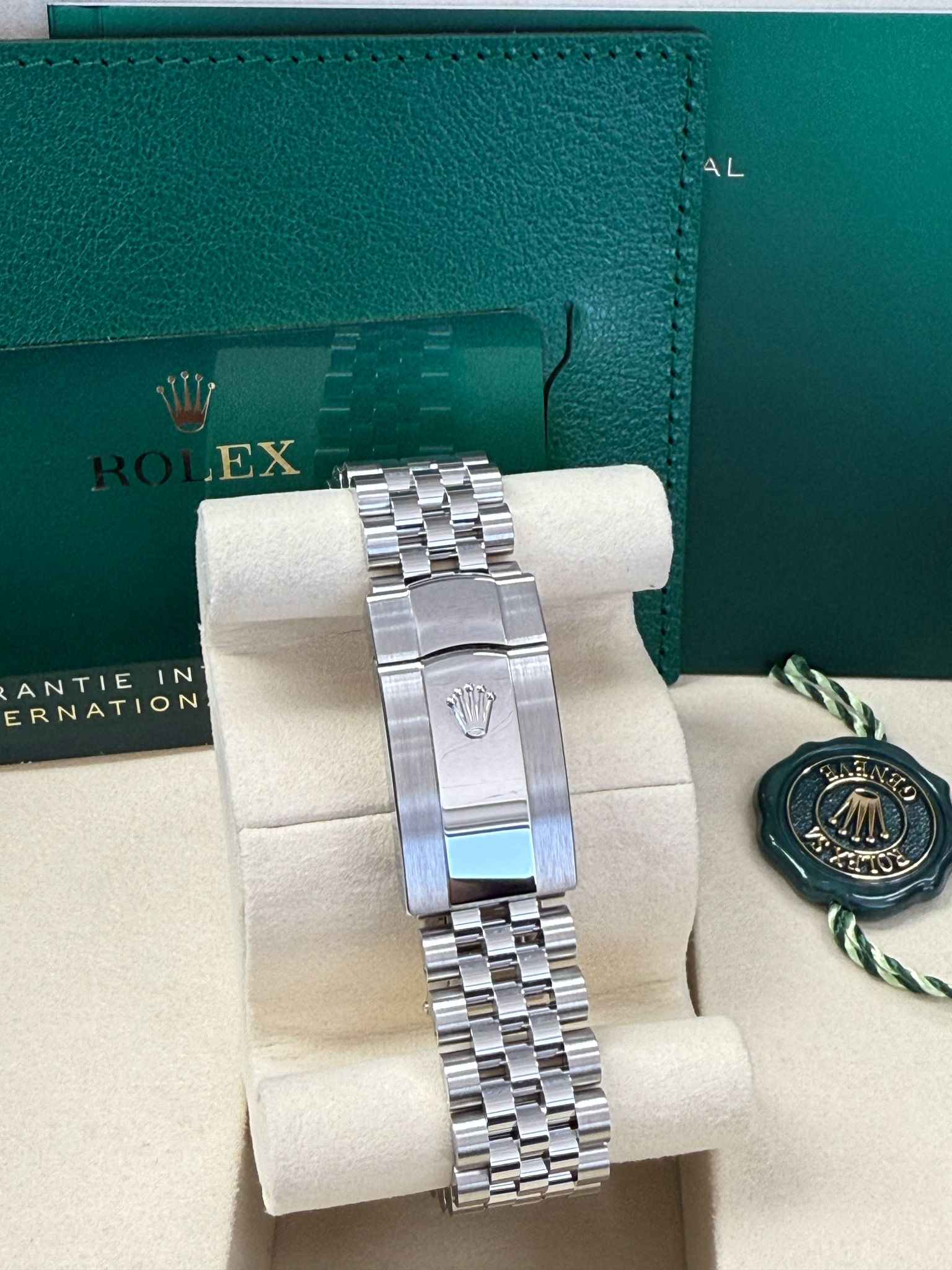 Rolex Datejust 36mm Fluted Bezel Green Index Dial Jubilee - 126234 - New 2025
