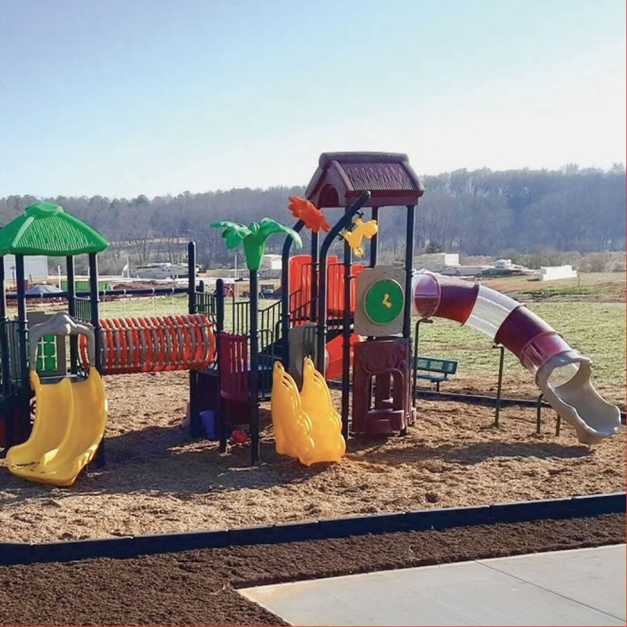 Plastic Playground Border with Spike, 12 Inches Tall