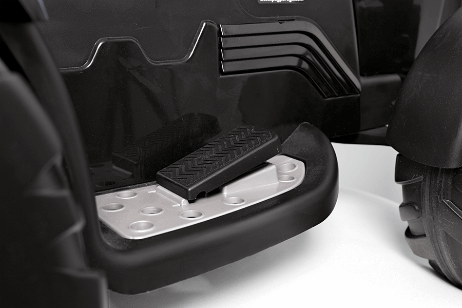 New Holland T8 Tractor 12-Volt Ride On Vehicle